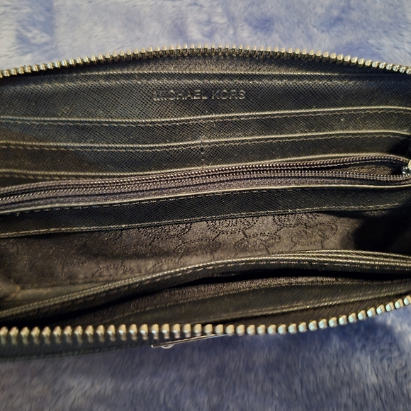 Michael Kors Black Signature Shoulder Bag With Tassels and Wallet - Picture 3 of 6